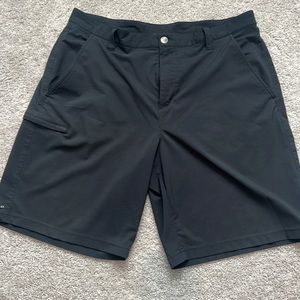 Columbia PFG men’s shorts 38/10. Like new - excellent condition.